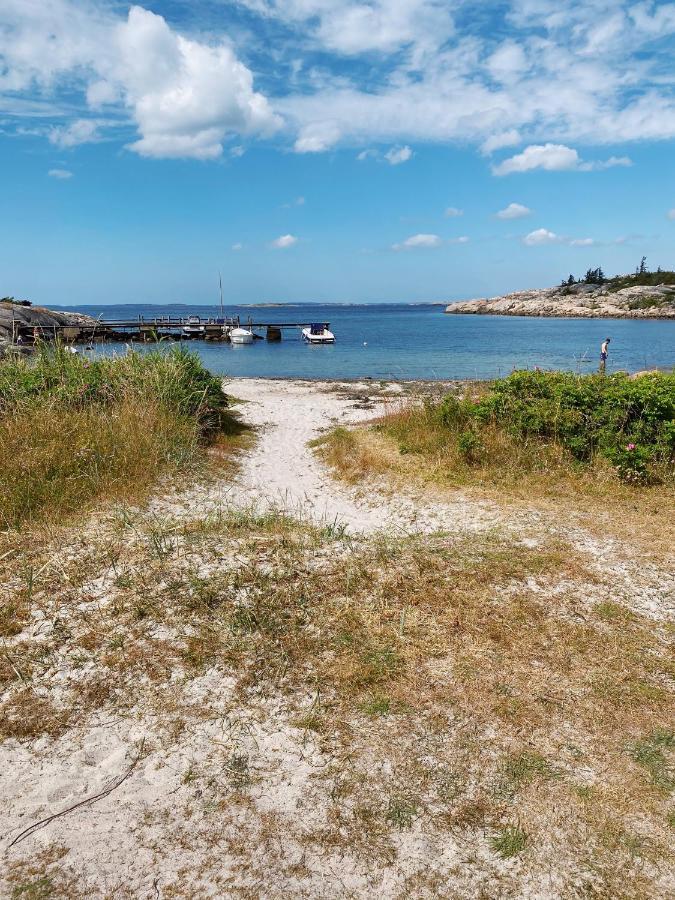 Guesthouse, Not Even A Minute Walk To The Ocean Kullavik Bagian luar foto